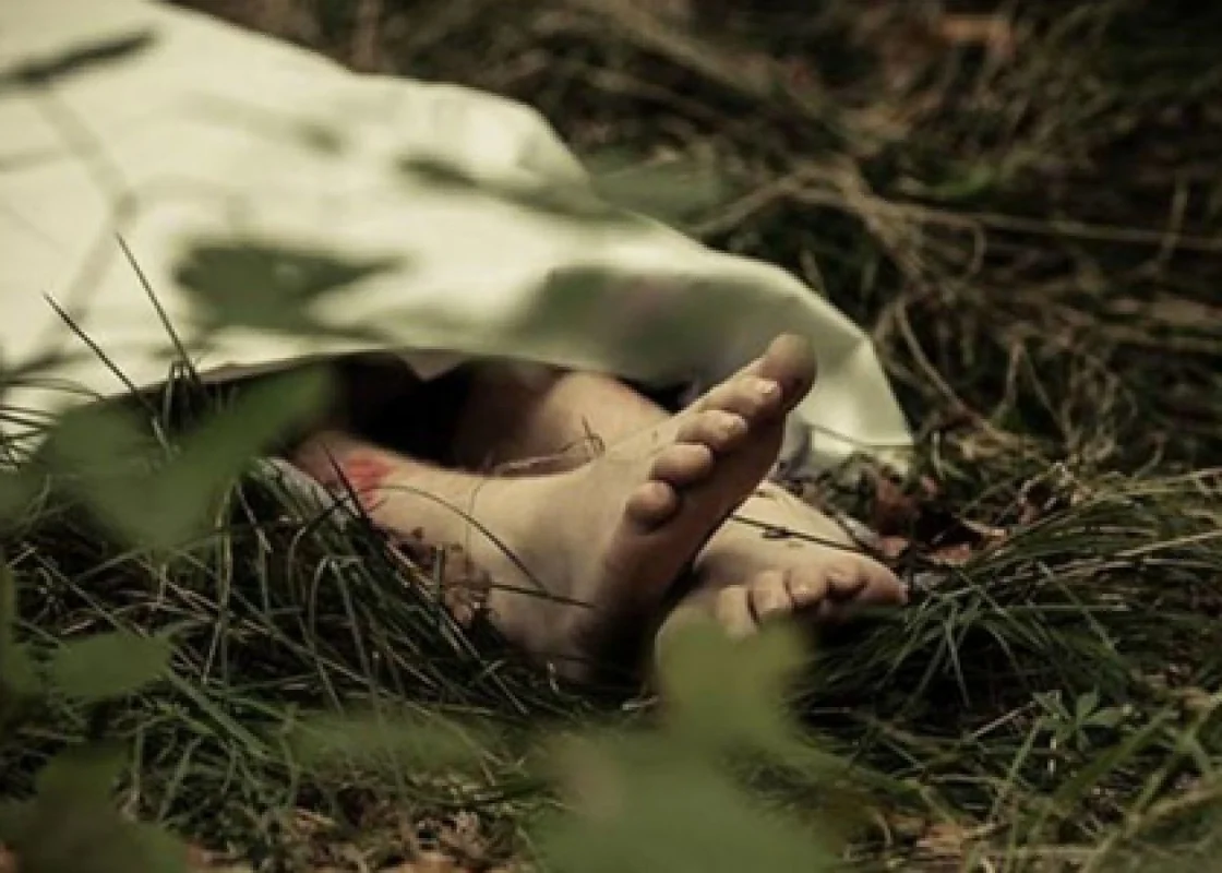 Ağsuda qadını öldürüb əkin sahəsinə atdılar: Polis iki nəfəri saxladı