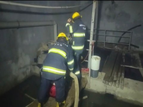 افراد از مناطق سیل‌زده تخلیه می‌شوند - ویدئو