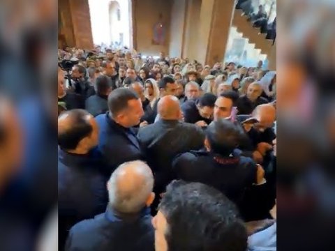 Paşinyana kilsədə hücum oldu, saxlanılanlar var