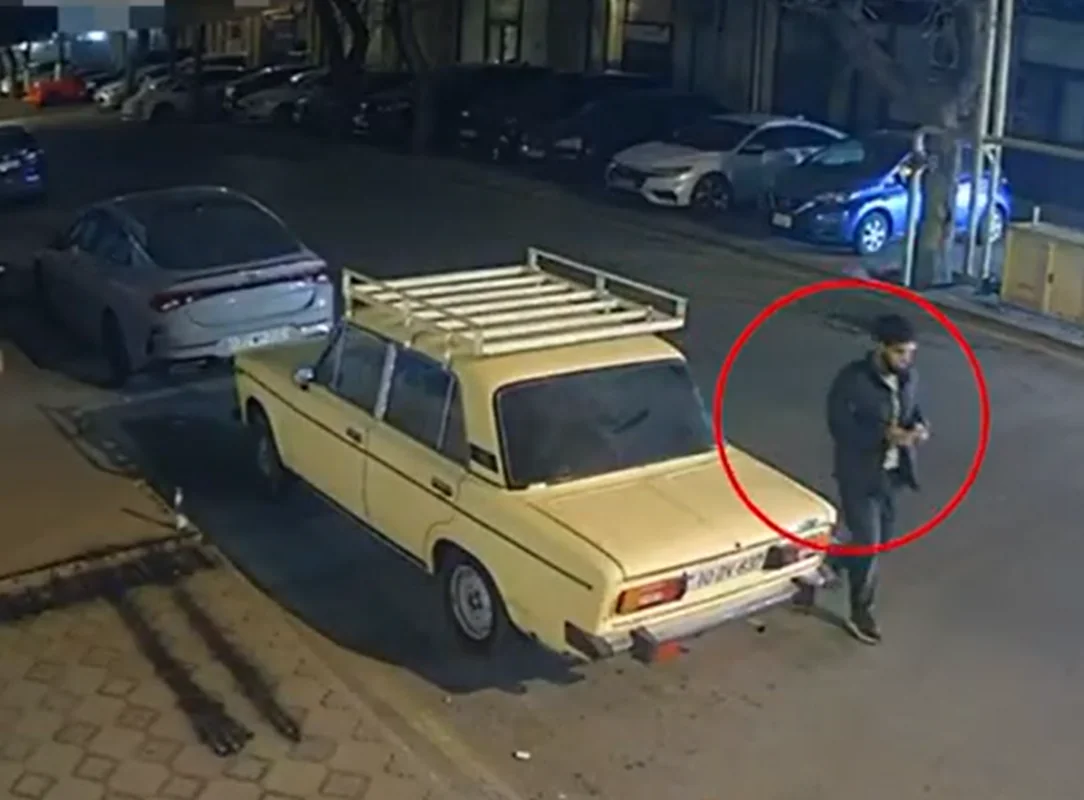 Nərimanovda avtomobillərdən oğurluğun ANBAAN GÖRÜNTÜLƏRİ