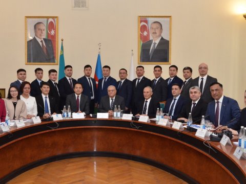 Bakıda qazaxıstanlı dövlət qulluqçuları üçün təlim keçirilir