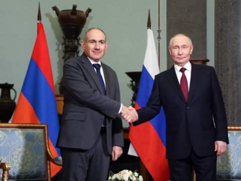 Paşinyan Rusiyaya getdi - Putinlə görüşəcək