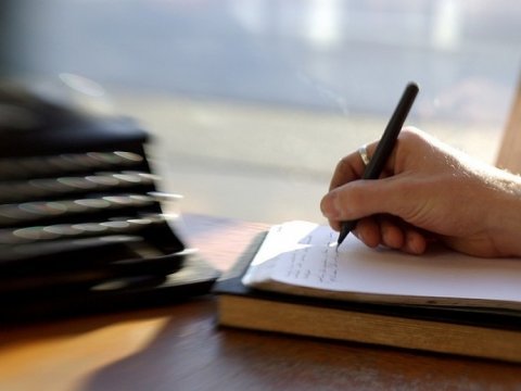 Atanı öldürüb məşhur olanlar - Öz kökünü baltalayan qələm ADAMLARINA