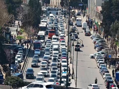 Ziya Bünyadov prospektində uzun tıxac - FOTOLAR