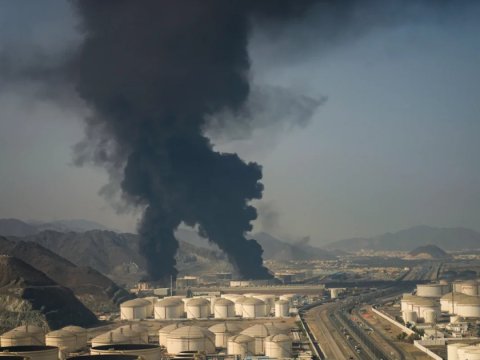 İran Küveytin neft zavodu vurdu