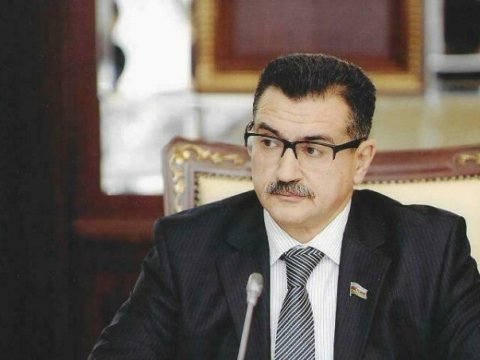 Deputat kitablarını rayon kitabxanasına bağışlayacaq