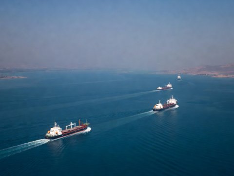 İran bəzi gəmilərin Hörmüz boğazından keçidinə icazə verdi