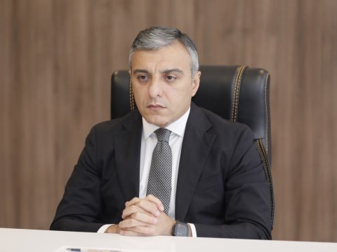 Yeni sədr qaynını özünə müşavir təyin etdi