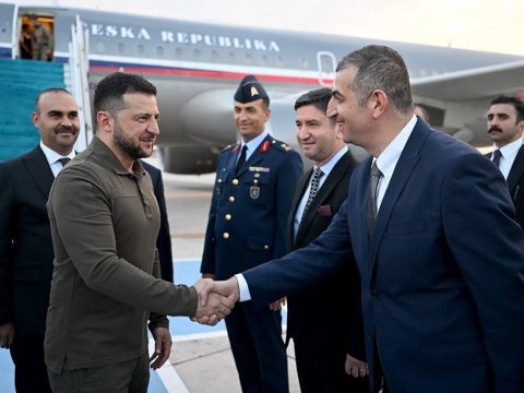 Zelenski İstanbulda səfərdədir - Ərdoğanla görüşəcək