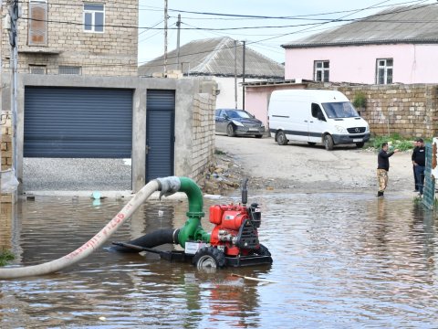 Bakı və Abşeronda toplanan yağış suları kənarlaşdırılır