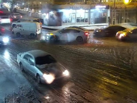 Yağışa görə bəzi ərazilərdə nəqliyyatın hərəkəti çətinləşib