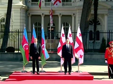 Prezidentin Tbilisidə rəsmi qarşılanma mərasimi keçirilir&nbsp;