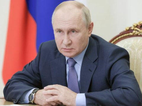 Putin müşavirə çağırdı