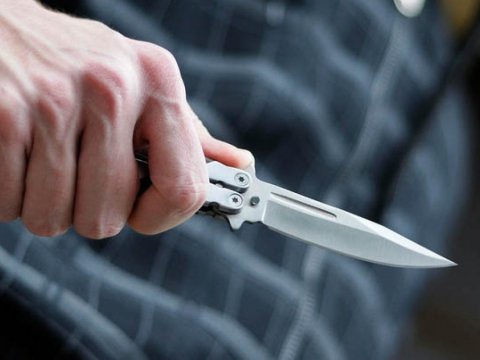 Şagirdin bıçaqladığı müəllim öldü