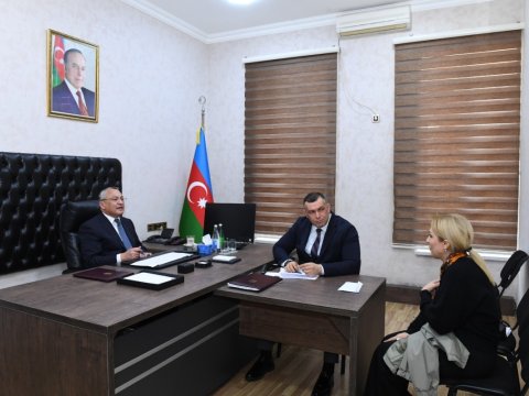 Rövşən Rzayev vətəndaşları qəbul edib - FOTOLAR