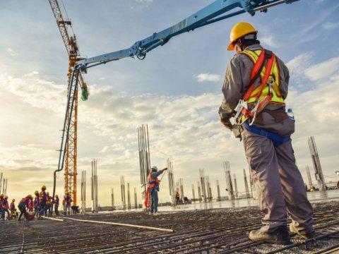 روز سازندگان در آذربایجان است