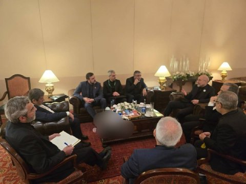 هیئت ایرانی با شهباز شریف دیدار می کند