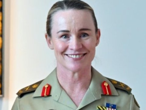 Bu ölkədə ilk dəfə qadın ordu komandiri təyin edildi