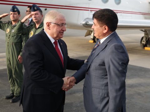 Türkiyəli nazir ​​Qətərdə BELƏ QARŞILANDI