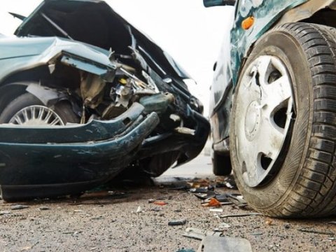 Avtomobillər toqquşdu, beş nəfər xəsarət aldı