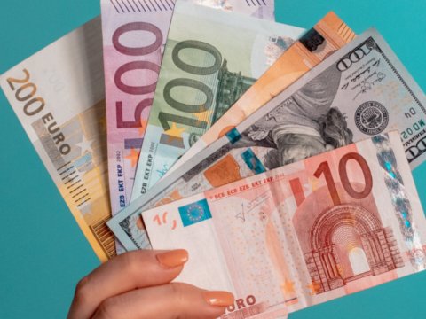 Valyuta bazarında son durum