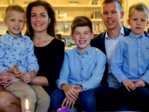 Macarıstanın yeni baş nazirinin keçmiş arvadı ilə qalmaqalları - Görüntü