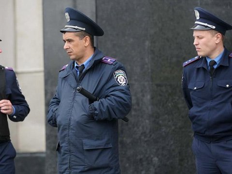 Mərc ofisinə basqın etdi,&nbsp;qadını girov götürdü&nbsp;