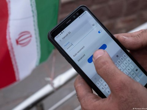 İranda internet qismən bərpa olunur