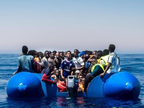 İspaniya yarım milyon&nbsp;qanunsuz miqrantı leqallaşdırır