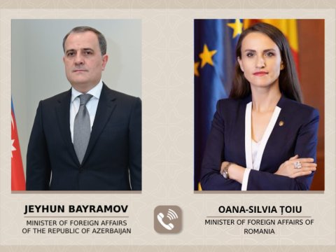 Ceyhun Bayramovla rumıniyalı həmkarı arasında telefon danışığı