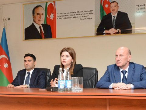 Kollecin yeni direktoru kollektivə təqdim olundu