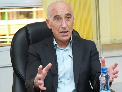 Bu ölkədə bir səfir var