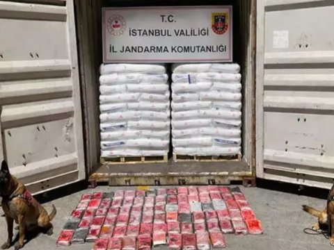 Yük gəmisində 106 kiloqram kokain tapıldı