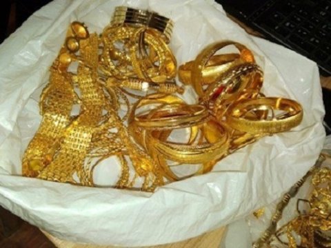 Maştağada evdən 8 min manatlıq qızıl oğurlandı