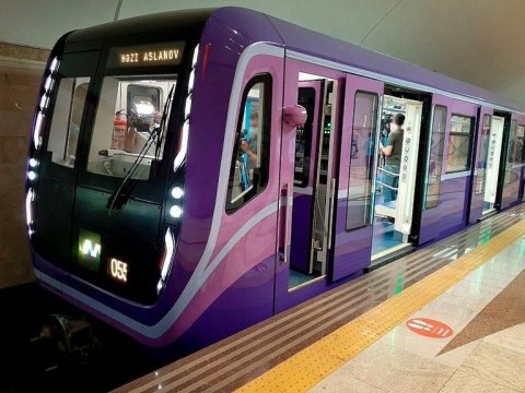 METRODA FACİƏ: qatar yoluna düşən sərnişin öldü