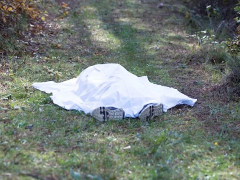 Boynunu şifer kəsən 74 yaşlı kişi öldü