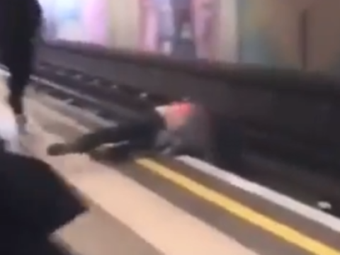 Qatar yoluna düşərək ölən 22 yaşlı gənc imiş - araşdırma aparılır