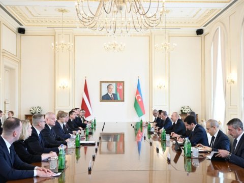 Prezidentlərin&nbsp;geniş tərkibdə görüşü keçirilib - FOTOLAR