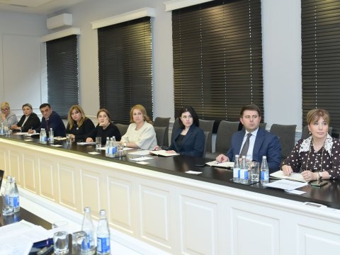 Nazir məktəb direktorları ilə görüşdü - FOTO