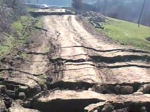 Lənkəranda torpaq sürüşməsi: 6 kəndlə gediş-gəlişi çətinləşdi