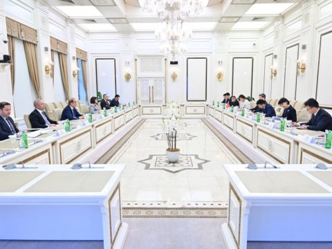 Spiker çinli nazirlə görüşdü