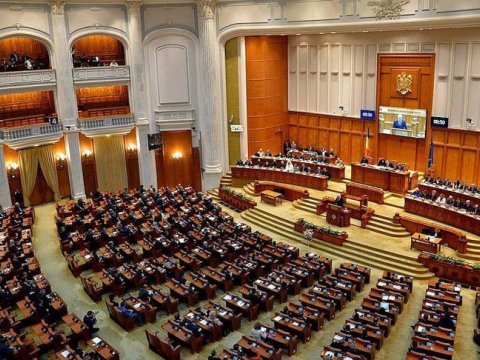 6 nazir istefa verdi