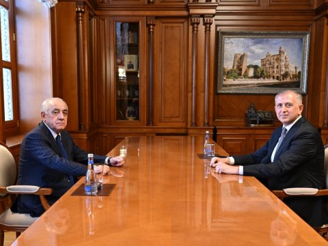 Əli Əsədov səfirlə müzakirə apardı