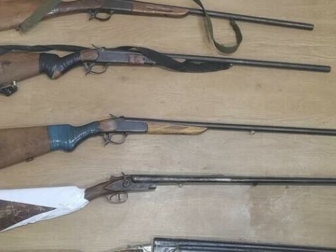 Qanunsuz saxlanılan 3 tapança və 5 tüfəng aşkarlandı