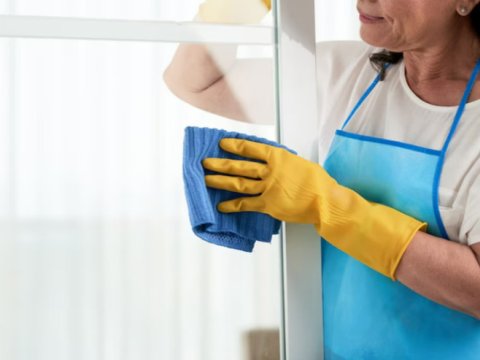 Pəncərə silən qadın 6-cı mərtəbədən yıxılaraq öldü