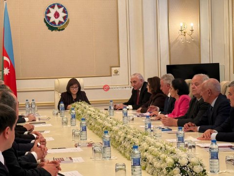 Aranızda cavan kadrlar da görürəm - Spiker MSK-da