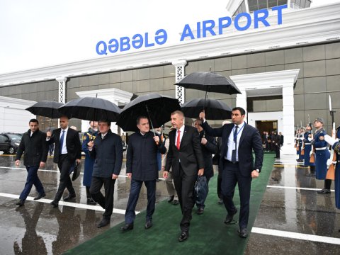 Çexiyanın Baş nazirinin səfəri başa çatdı