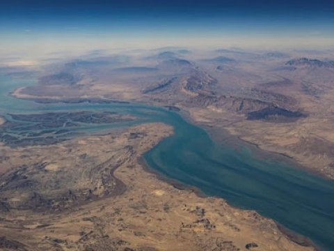 Ərəb Əmirlikləri Hörmüz boğazından imtina edir