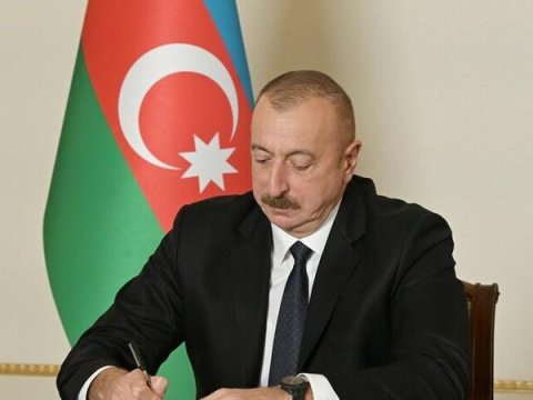 İlham Əliyev&nbsp;Kamayevi "Şöhrət" ordeni ilə təltif etdi