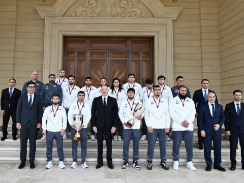 Prezident güləşçilərlə bağlı paylaşım etdi